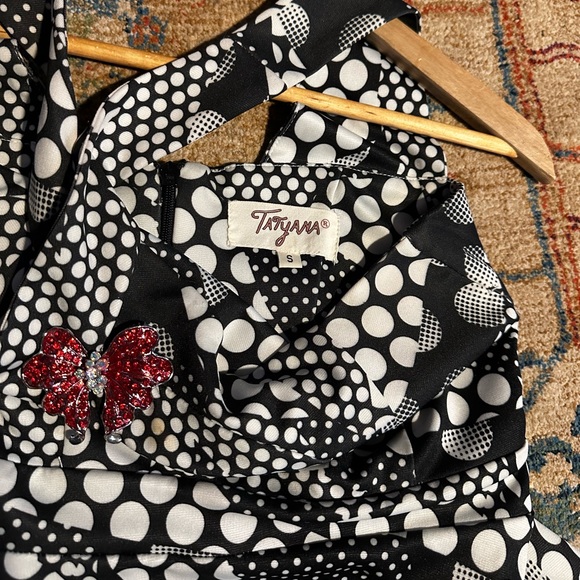 Beautiful Dress bought from Tatyana dress boutique in Toronto. Size small. - Picture 2 of 3